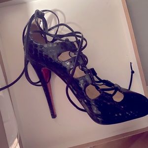 Christian Loubatin Black snake skin shoes